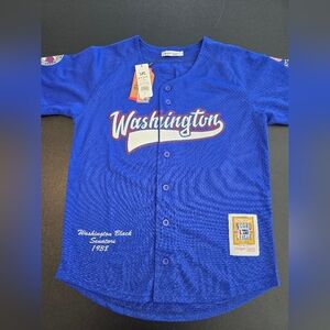 Brand New Adult Medium Washington Jersey